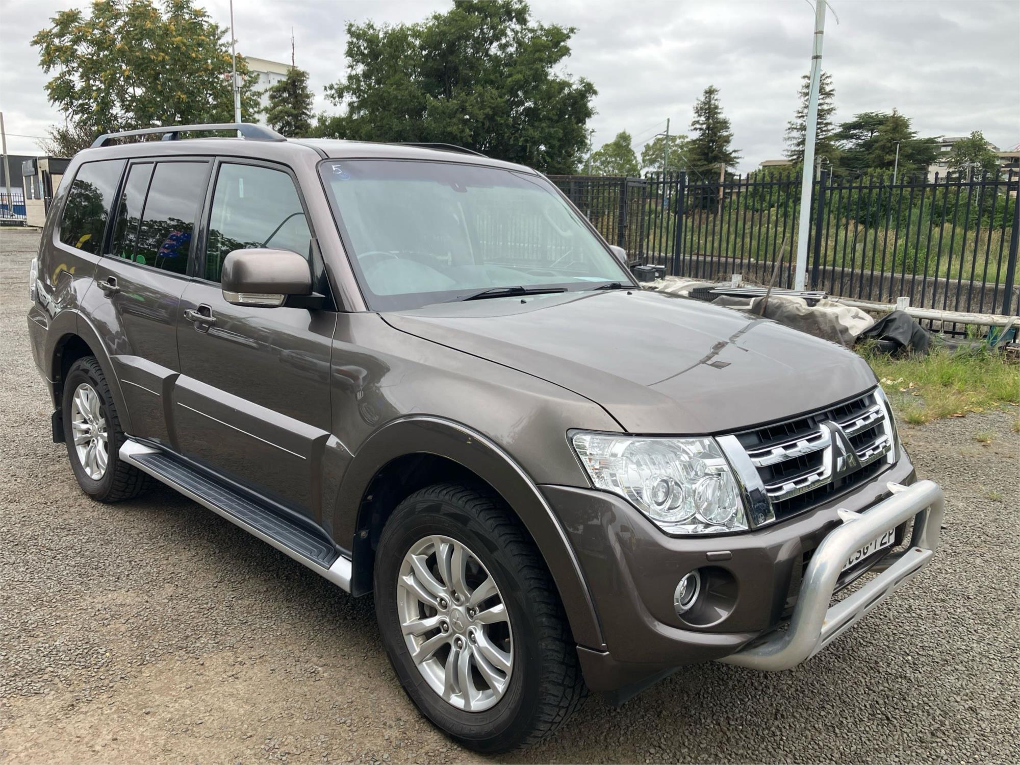 2014 Mitsubishi Pajero Wagon VR-X NW MY14