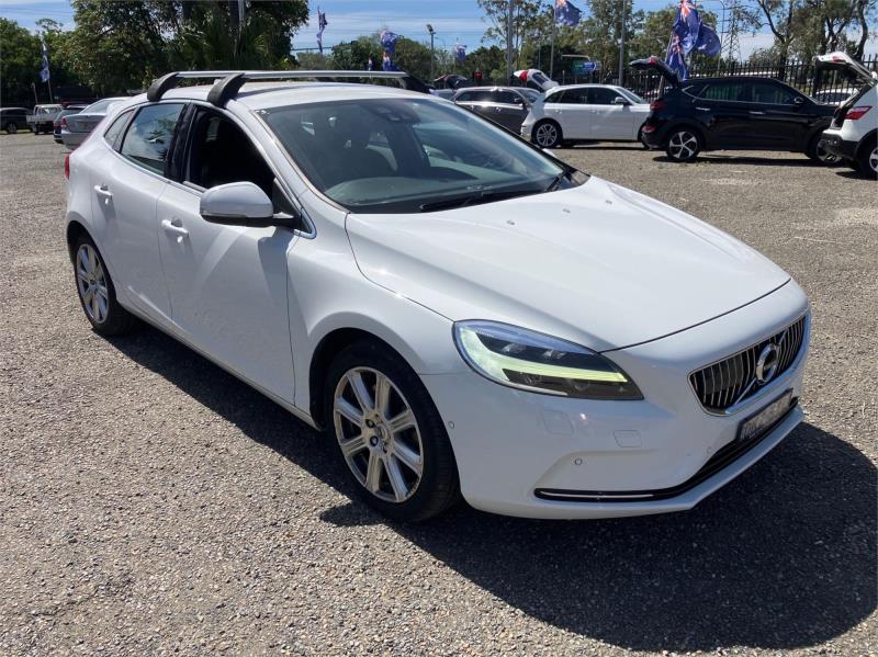 2016 Volvo V40 Hatchback T4 Inscription M Series MY17
